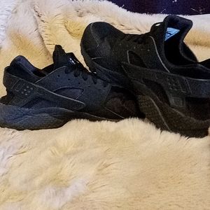 Nike Air Huarache tennis shoes